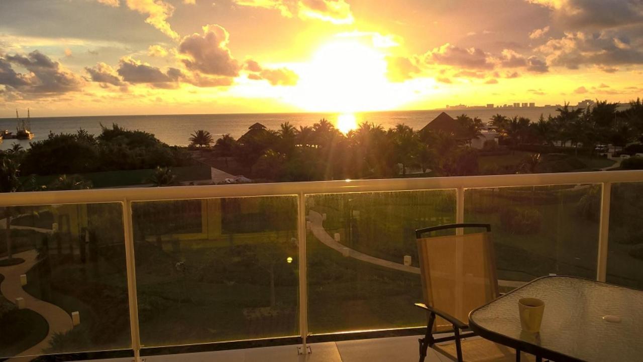 Swim The Caribbean & Work With A View Leilighet Cancún Eksteriør bilde